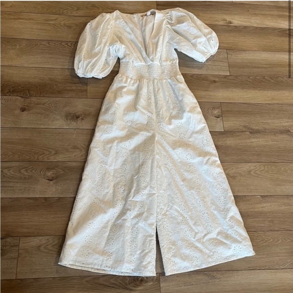 $198 NWT Anthropologie Hutch Size Medium White Eyelet Cropped Jumpsuit Cotton - Picture 2 of 6